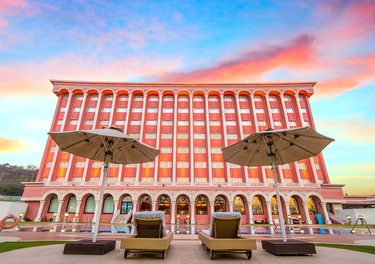 Ramoji Film City- Sitara Luxury Hotel Pedda Ambarpet Dış mekan fotoğraf